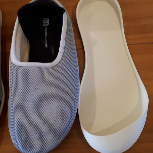 Mahabis Slip Ons - Like New!  - Size 7 -Grey and White - Picture 4 of 6